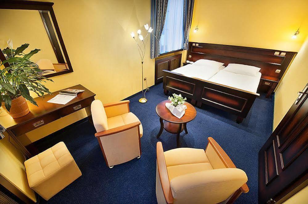 Hotel Fara Rancirov Jihlava Esterno foto